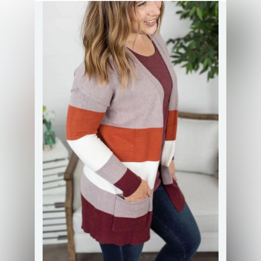 Woman’s medium cardigan (A116)